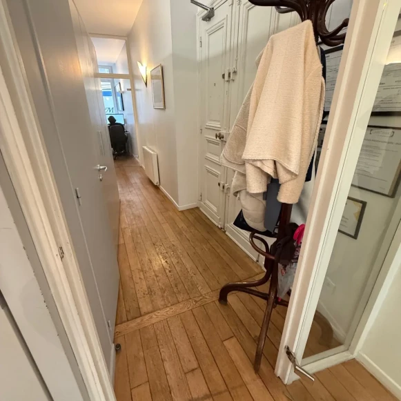 Bureau privé 14 m² 2 postes Location bureau Rue du Mont Thabor Paris 75001 - photo 5