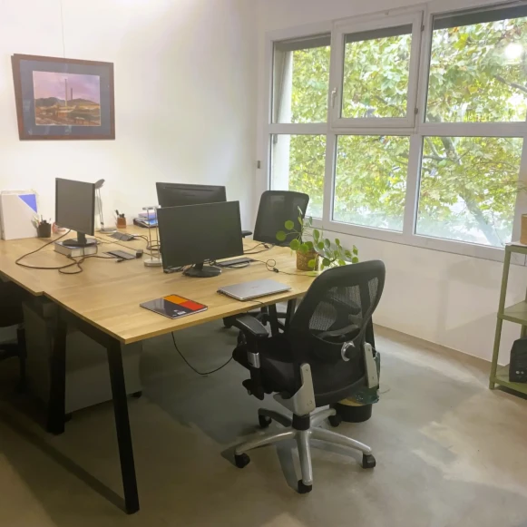 Open Space  3 postes Location bureau Rue de Valmy Montreuil 93100 - photo 2