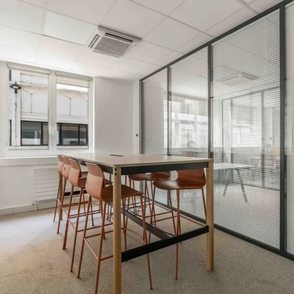 Espace indépendant 380 m² 56 postes Location bureau Rue Bayen Paris 75017 - photo 6