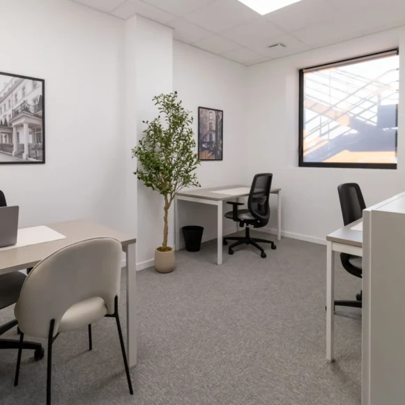 Bureau privé 13 m² 3 postes Coworking Rue Claude Lévi-Strauss Le Havre 76620 - photo 1