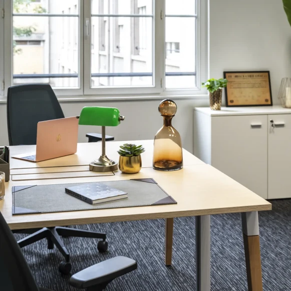 Bureau privé 15 m² 3 postes Coworking Rue Traversière Paris 75012 - photo 1