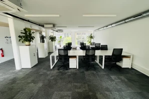 Espace indépendant - 92170 - 14 postes - 6700€