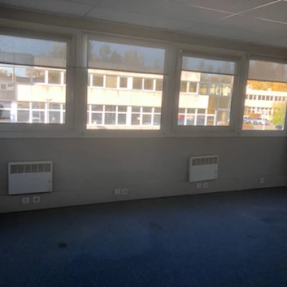 Bureau privé 322 m² 64 postes Location bureau Route de Gisy Bièvres 91570 - photo 6