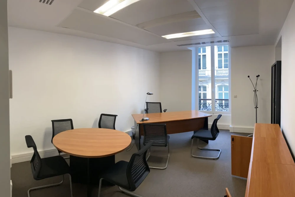 Bureau privé - 75008 - 20 postes - 13690€
