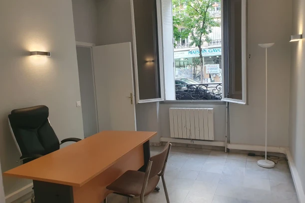 Bureau privé - 75016 - 3 postes - 800€