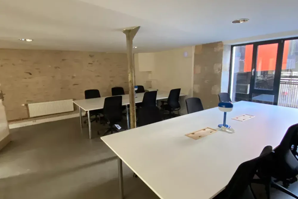 Espace indépendant - 44000 - 28 postes - 8000€