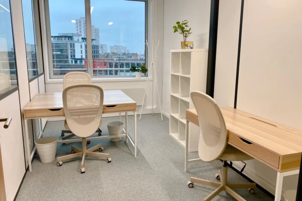 Bureau privé - 35000 - 3 postes - 1350€