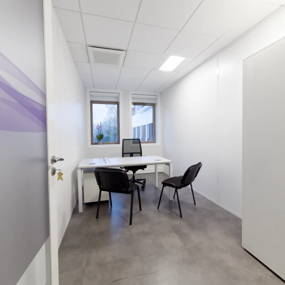 Bureau privé 11 m² 2 postes Coworking Avenue du Général de Gaulle Créteil 94000 - photo 2