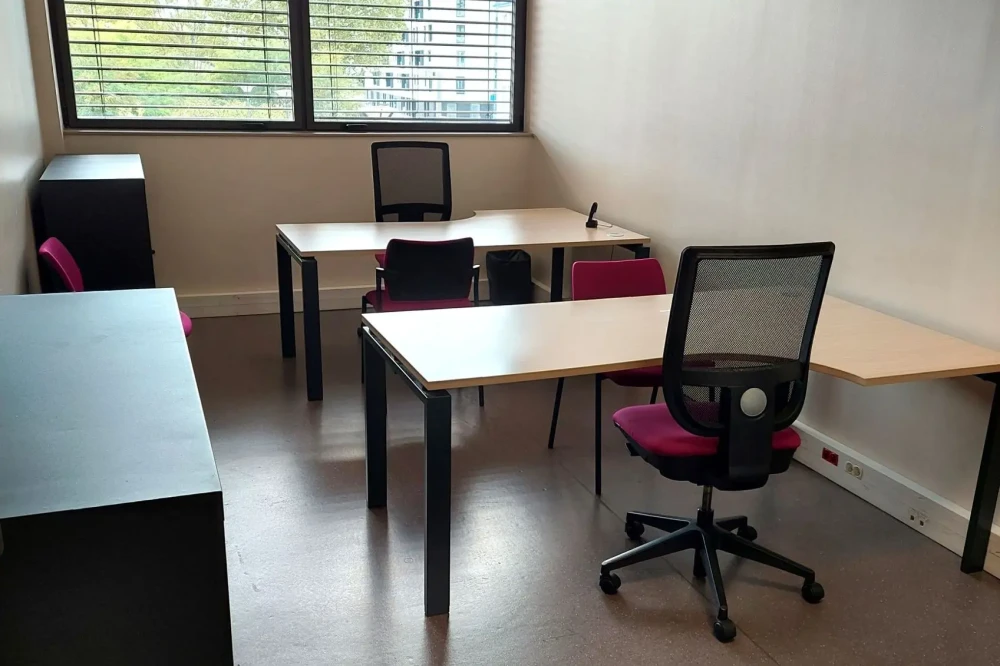 Bureau privé - 95360 - 2 postes - 420€