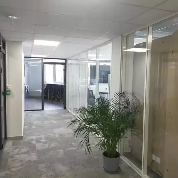 Espace indépendant 75 m² 15 postes Coworking Rue du Colisée Paris 75008 - photo 3