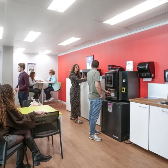 Bureau privé 44 m² 10 postes Location bureau Rue Philidor Paris 75020 - photo 2