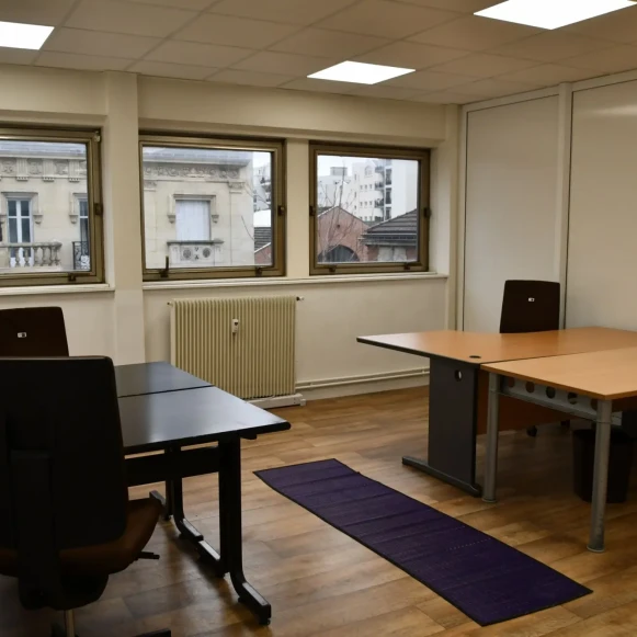 Espace indépendant 275 m² 35 postes Coworking Rue Soubise Saint-Ouen-sur-Seine 93400 - photo 4