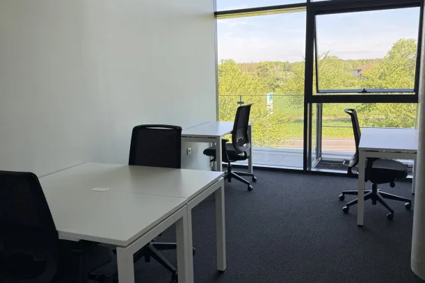 Bureau privé - 01000 - 4 postes - 1171€