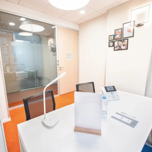 Bureau privé 9 m² 1 poste Coworking Cour du Havre Paris 75008 - photo 10