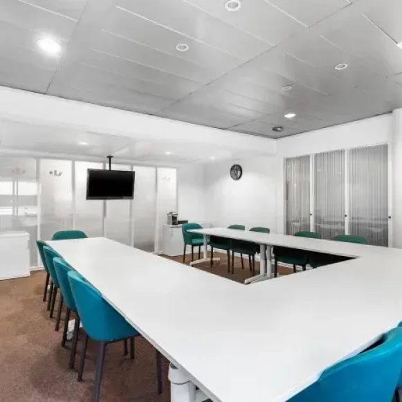 Bureau privé 35 m² 8 postes Coworking Avenue Georges Pompidou Lyon 69003 - photo 1