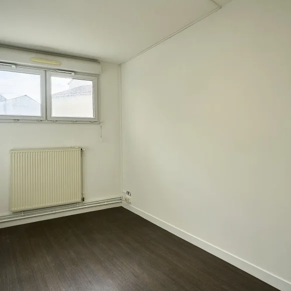 Bureau privé 12 m² 4 postes Coworking Rue de Fontenoy Lille 59000 - photo 2