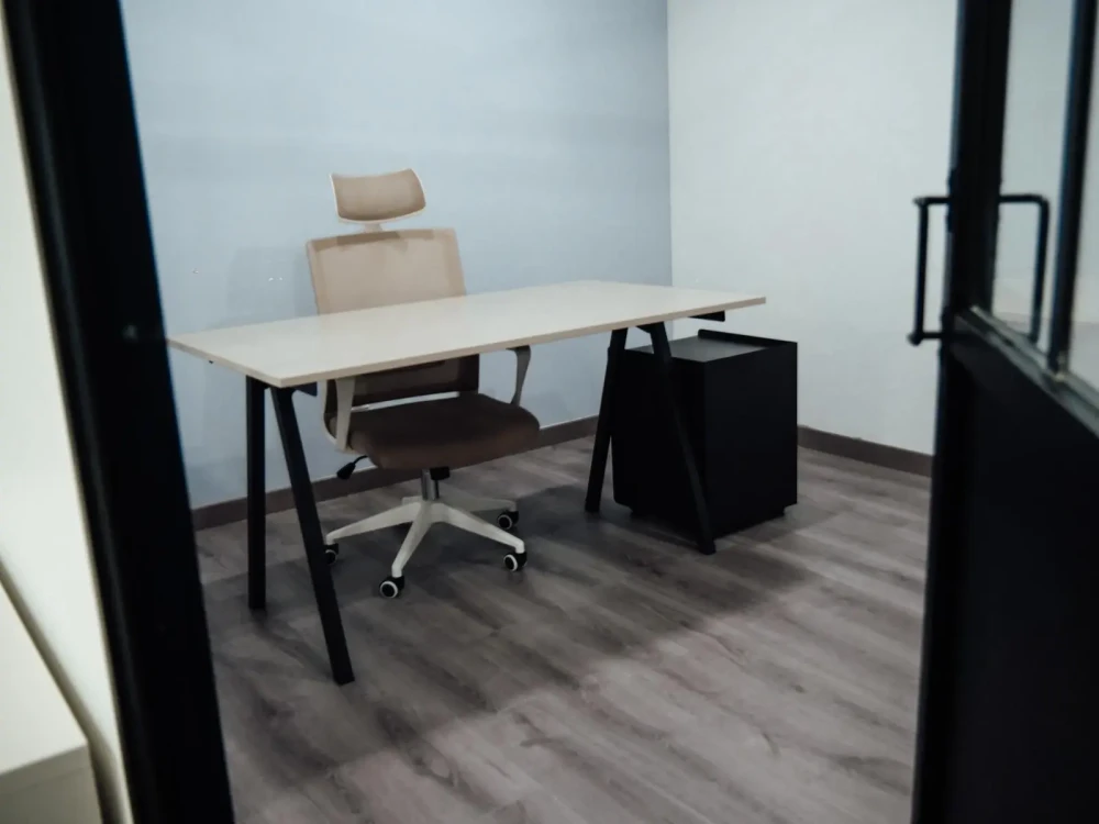 Bureau privé - 86000 - 4 postes - 490€