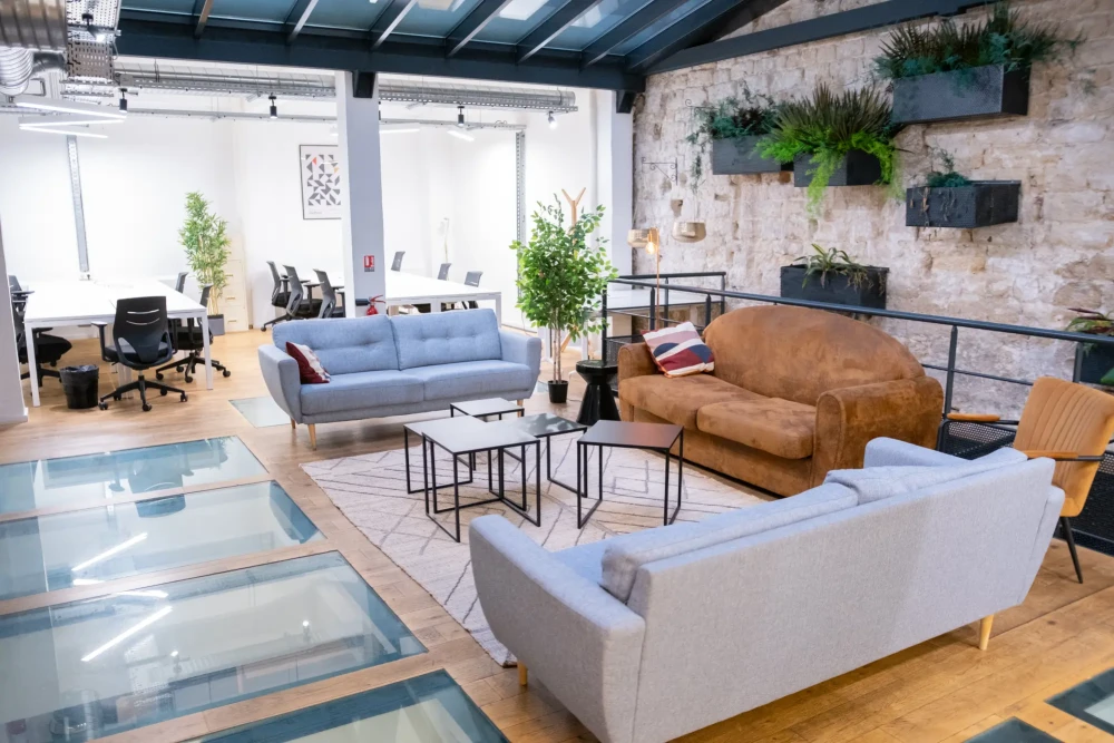Espace indépendant - 75010 - 80 postes - 36000€