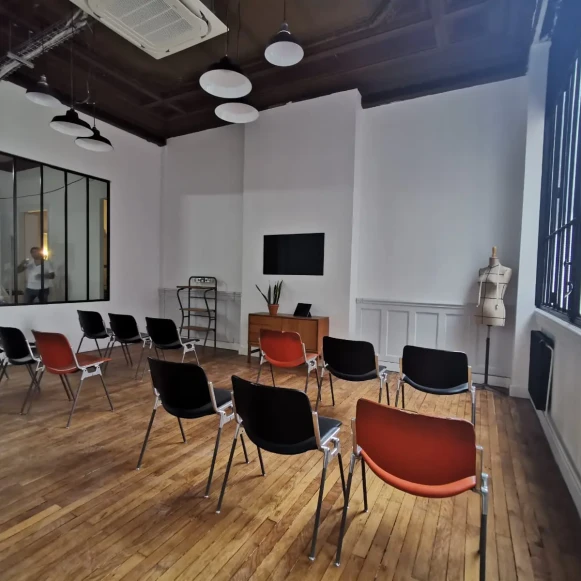 Bureau privé 30 m² 7 postes Coworking Rue Martel Paris 75010 - photo 4