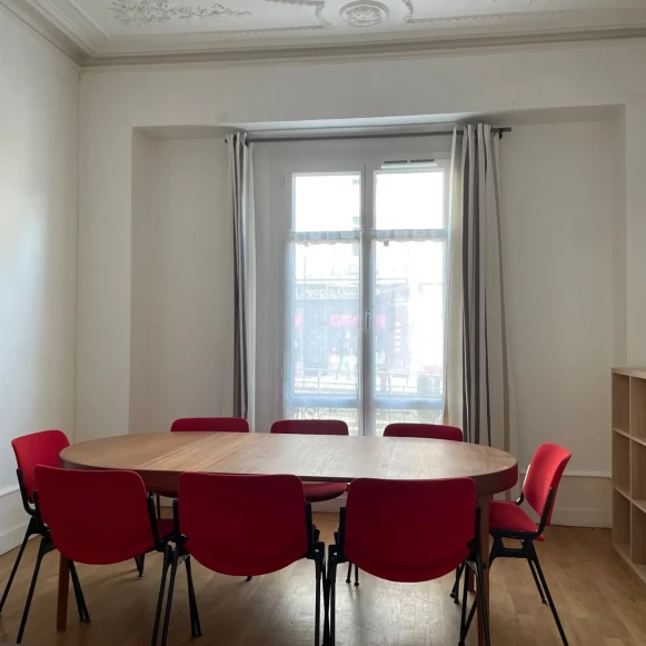 Espace indépendant 35 m² 8 postes Coworking Avenue du Général Leclerc Le Mans 72100 - photo 2