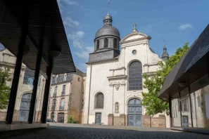 Open Space - 35000 - 10 postes - 255€