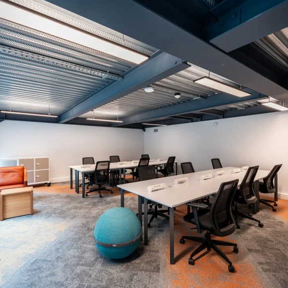 Bureau privé 46 m² 12 postes Location bureau Rue Succursale Bordeaux 33000 - photo 1