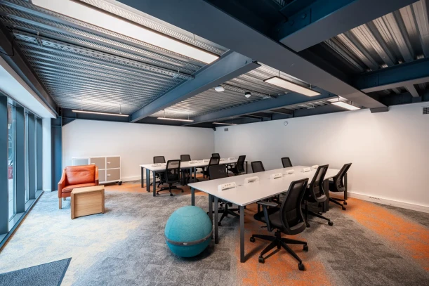 Bureau privé - 33000 - 12 postes - 3301.44€