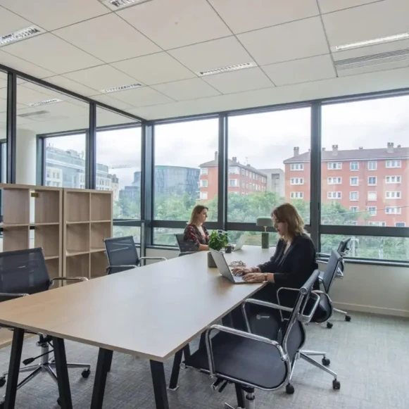 Bureau privé 15 m² 5 postes Location bureau Rue Carnot Fontenay-sous-Bois 94120 - photo 1