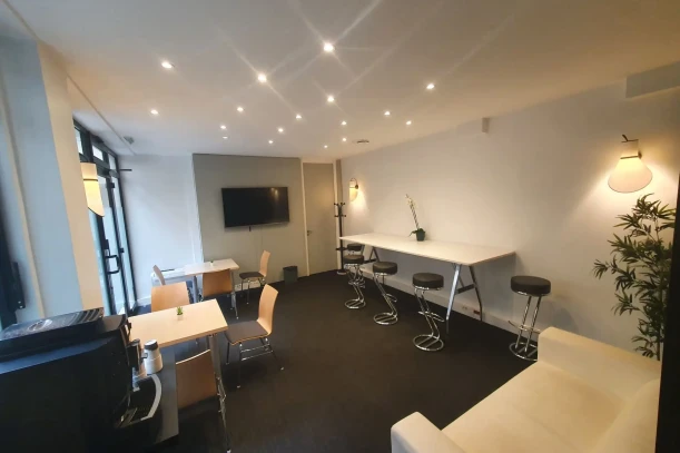 Bureau privé - 75001 - 2 postes - 2100€