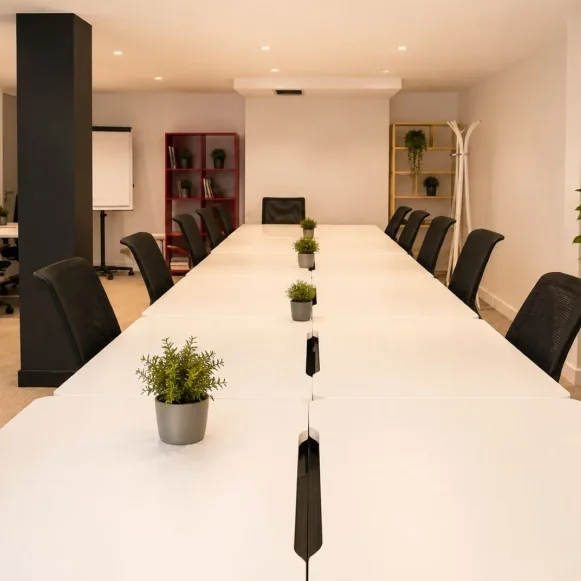 Bureau privé 80 m² 24 postes Coworking Rue de Rouvray Neuilly-sur-Seine 92200 - photo 2