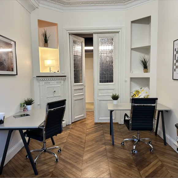 Bureau privé 16 m² 4 postes Location bureau Avenue de Friedland Paris 75008 - photo 1