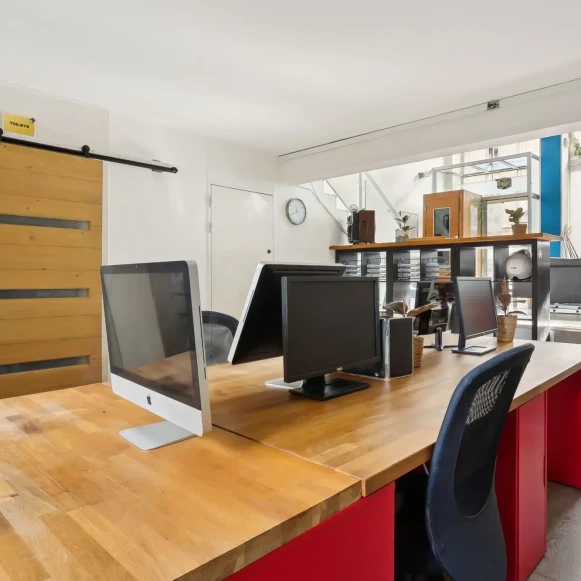 Bureau privé 25 m² 5 postes Location bureau Rue de Lourmel Paris 75015 - photo 1