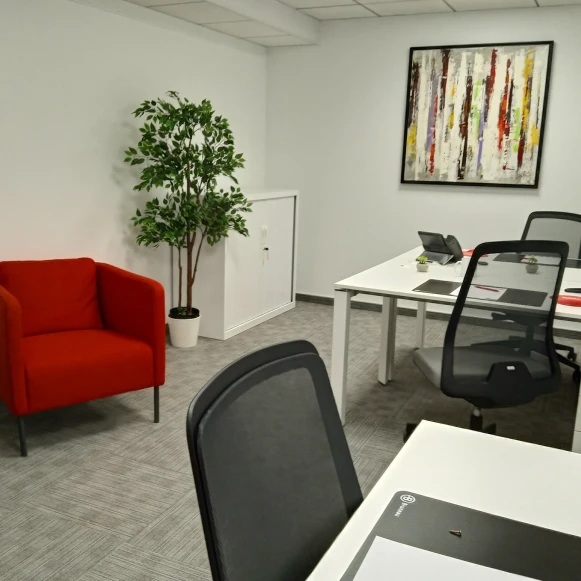 Bureau privé 18 m² 3 postes Coworking Route des Dolines Valbonne 06560 - photo 1