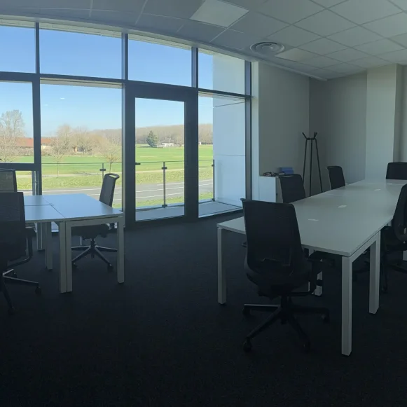 Bureau privé 29 m² 9 postes Location bureau Avenue François Pignier Bourg-en-Bresse 01000 - photo 2