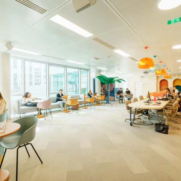 Bureau privé 14 m² 4 postes Coworking Avenue du Maine Paris 75014 - photo 7
