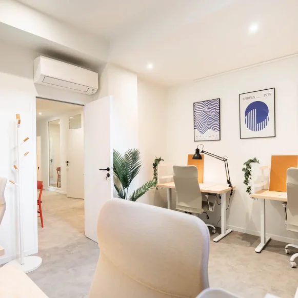 Bureau privé 12 m² 5 postes Location bureau Rue de Talleyrand Reims 51100 - photo 1