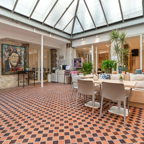 Bureau privé 84 m² 12 postes Location bureau Rue Saint-Antoine Paris 75004 - photo 1