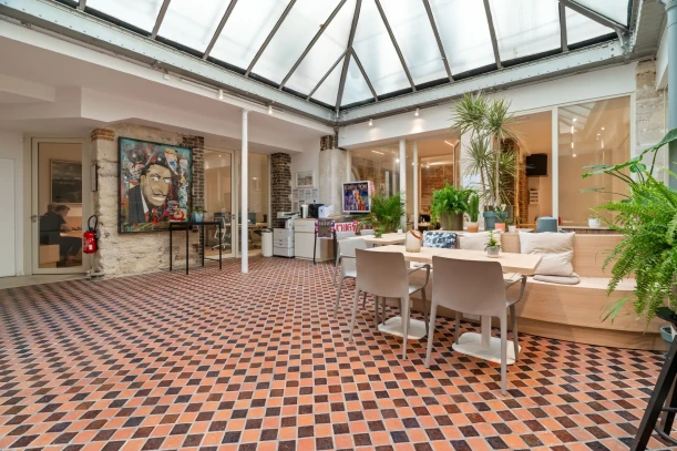 Bureau privé - 75004 - 12 postes - 5400€