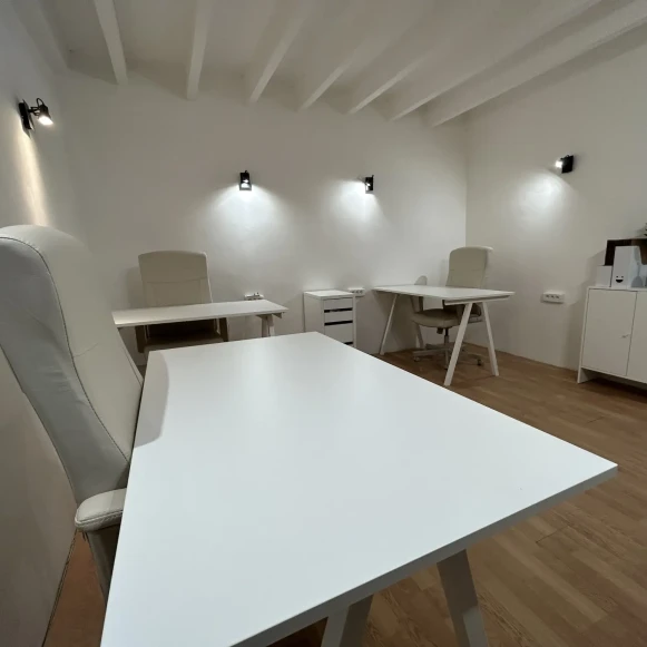 Bureau privé 30 m² 4 postes Coworking Rue du Gué Rueil-Malmaison 92500 - photo 1