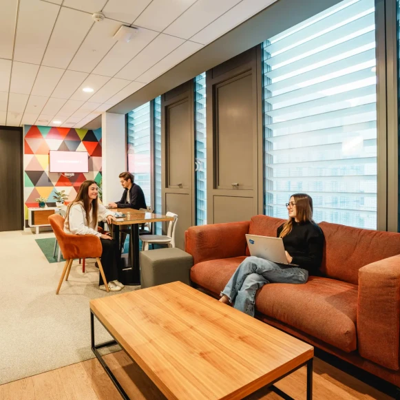 Bureau privé 24 m² 6 postes Location bureau Place Amédée Bonnet Lyon 69002 - photo 5