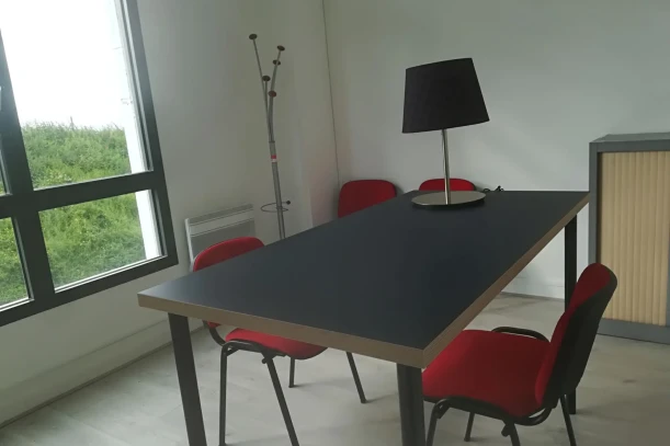 Bureau privé - 77700 - 1 poste - 580€