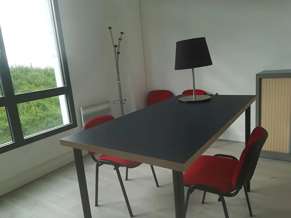 Bureau privé - 77700 - 1 poste - 580€