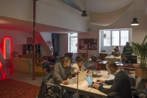 Open Space - 11100 - 20 postes - 100€