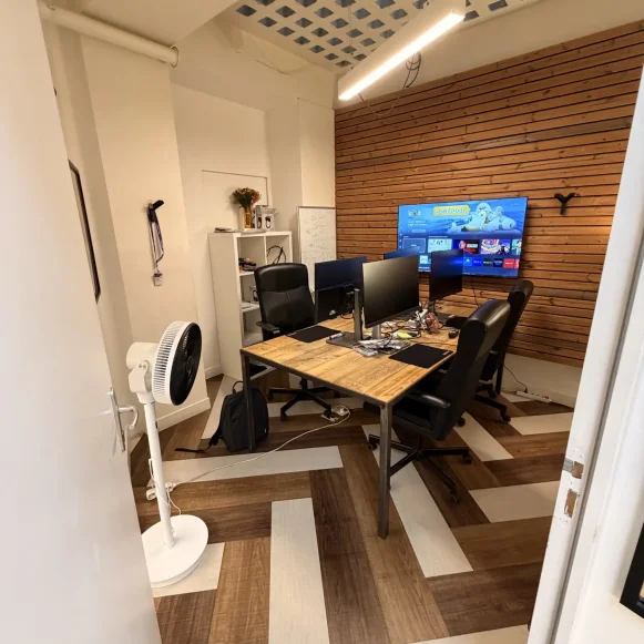 Bureau privé 9 m² 4 postes Coworking Rue Greneta Paris 75002 - photo 6