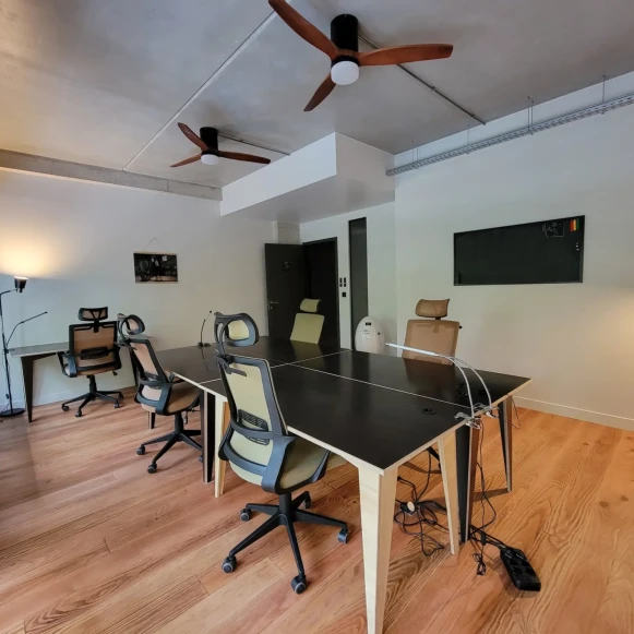 Bureau privé 27 m² 5 postes Coworking Rue Lénine Ivry-sur-Seine 94200 - photo 4