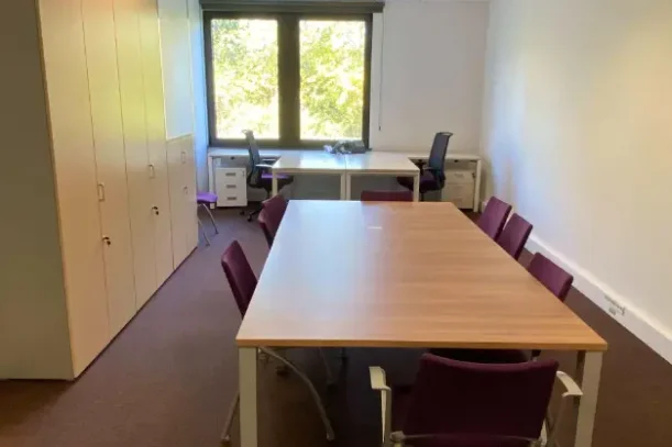 Bureau privé - 67960 - 4 postes - 932€