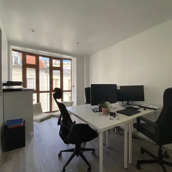 Bureau privé 13 m² 3 postes Coworking Rue Mademoiselle Paris 75015 - photo 1