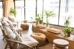 Open Space - 33000 - 4 postes - 310€