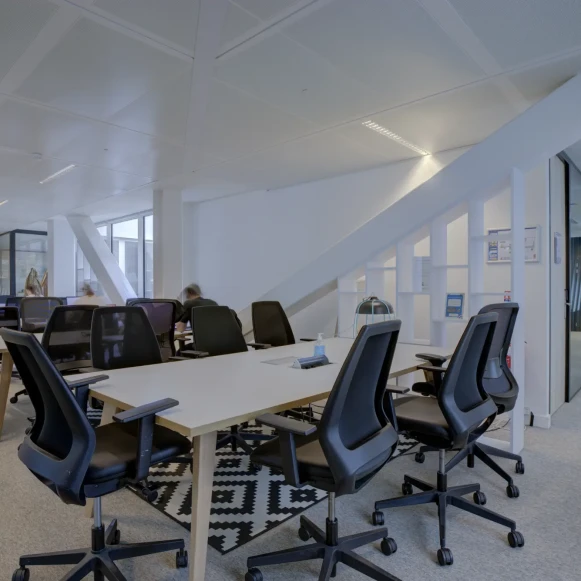 Bureau privé 27 m² 7 postes Coworking Rue des Cuirassiers Lyon 69003 - photo 1