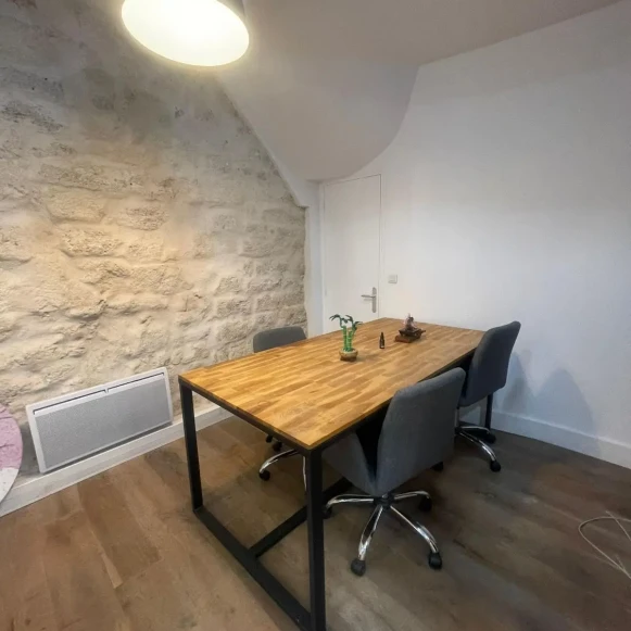 Bureau privé 10 m² 4 postes Location bureau Rue d'Aboukir Paris 75002 - photo 2